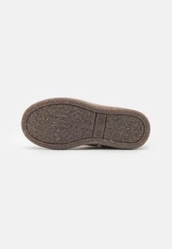 Friboo Korte Laarzen - Taupe -Kinder Schoenen Winkel 0236e7d73e1c4615942a9aa45f48a6a3 scaled