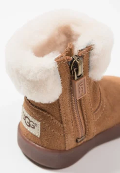 Ugg Jorie - Korte Laarzen - Chestnut -Kinder Schoenen Winkel 0dad96f59f2847c4ba04880dec246b1b