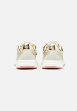 Friboo Sneakers Laag - Gold 8 Friboo Sneakers Laag - Gold -Kinder Schoenen Winkel 161f9ca9bb3c497d98ffb037d3faae9b scaled