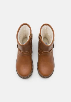 Friboo Korte Laarzen - Cognac -Kinder Schoenen Winkel 3d7e693fb78b4e97bd070d24d4a914dc scaled