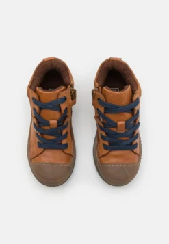 Friboo Sneakers Laag - Cognac -Kinder Schoenen Winkel 4973ed016cc44008a1b674c32feb947f scaled