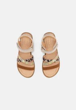 Friboo Sandalen - Beige 9 Friboo Sandalen - Beige -Kinder Schoenen Winkel 50daefb6c0f04bf7922ded611d860db0 scaled