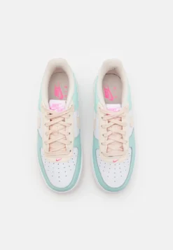 Nike Sportswear Air Force 1 Unisex - Sneakers Laag - Jade Ice/Guava Ice/White/Pink Spell -Kinder Schoenen Winkel 570623a2e2da49ae8f6d326946fa8e10 scaled
