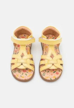 Friboo Sandalen - Yellow -Kinder Schoenen Winkel 6bed416d42b2494799caac9528c5560e scaled