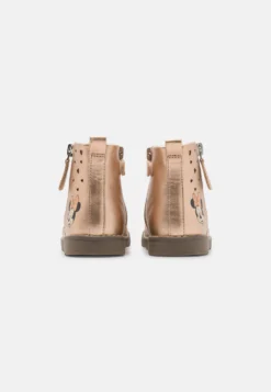 Friboo Disney Minnie Mouse - Korte Laarzen - Rose Gold -Kinder Schoenen Winkel 6e9637723f5b455f89315fb5dd4d6160 scaled