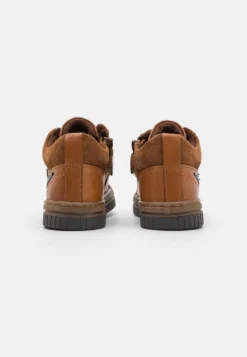 Friboo Sneakers Laag - Cognac -Kinder Schoenen Winkel 74e8beab773447568e153a7ec3e23f97 scaled