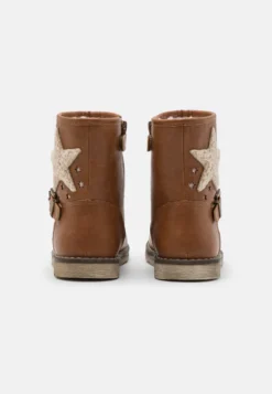 Friboo Korte Laarzen - Cognac -Kinder Schoenen Winkel 7906fb1394334f8bba33209e0869abf2 scaled