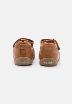 Froddo Carte Unisex - Sandalen - Brown 8 Froddo Carte Unisex - Sandalen - Brown -Kinder Schoenen Winkel 8179fb48164c4ae19adaa826d818f49c scaled