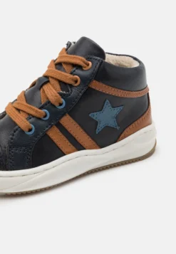 Friboo Leather - Sneakers Hoog - Dark Blue -Kinder Schoenen Winkel 8409e4754d55405fa41fa99dce404e6e scaled