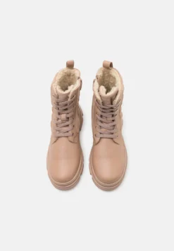 Friboo Leather - Veterboots - Nude -Kinder Schoenen Winkel 8e60ee29fbb24b5a8fe5a525270c76c7 scaled