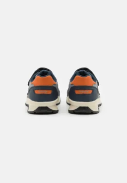 Geox Pavel - Sneakers Laag - Navy/Orange -Kinder Schoenen Winkel 90a3ec7928a4485488bcfe7af20c71e5 scaled