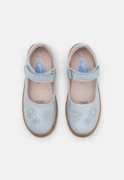 Friboo Disney Frozen Elsa Ballet Pumps - Ballerina'S Met Enkelbandjes - Light Blue -Kinder Schoenen Winkel a73dfb54279f48e388cbc4291edd3e88 scaled