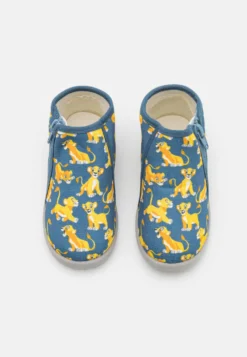 Friboo Disney The Lion King Simba - Pantoffels - Blue -Kinder Schoenen Winkel c5fdf405f25a47468c3b971428ccca2e scaled