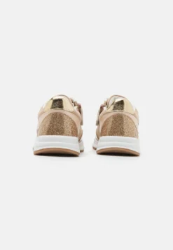 Friboo Disney Minnie Mouse - Sneakers Laag - Rose Gold -Kinder Schoenen Winkel d240e02a04b44521a75d7b9305624356 scaled