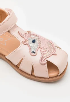 Friboo Sandalen - Light Pink -Kinder Schoenen Winkel e108ea9c2a674f1db21b23444736ab04 scaled